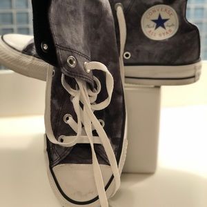 Converse high tops camouflage size 8 women’s